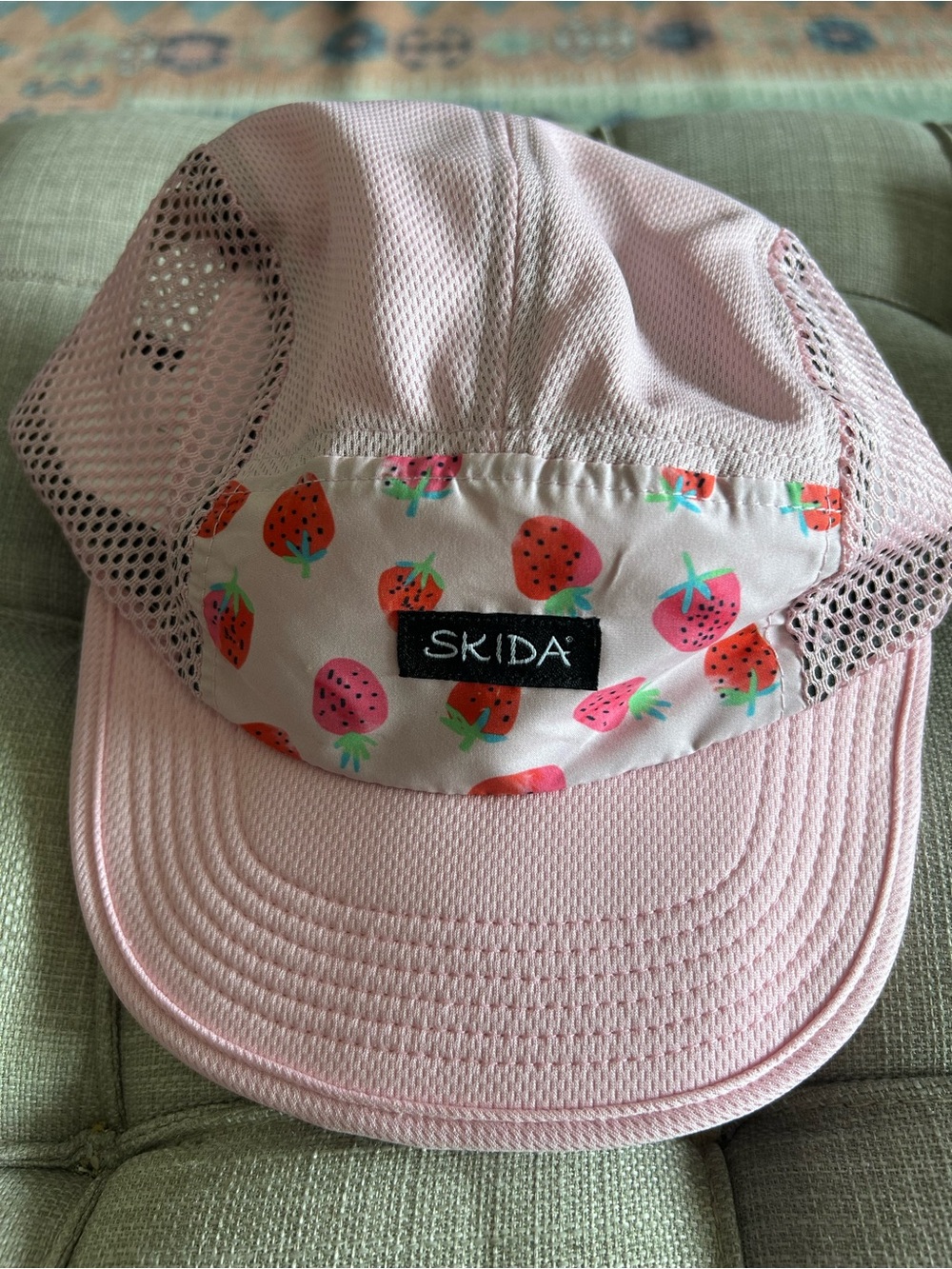 Skida Packable Run Pink Strawberry Print Mesh Cap
